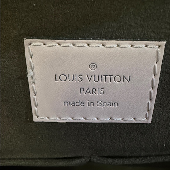 Louis Vuitton Epi Cluny MM Rose Ballerina Pink Bag With Shoulder Strap and COA - Picture 16 of 16